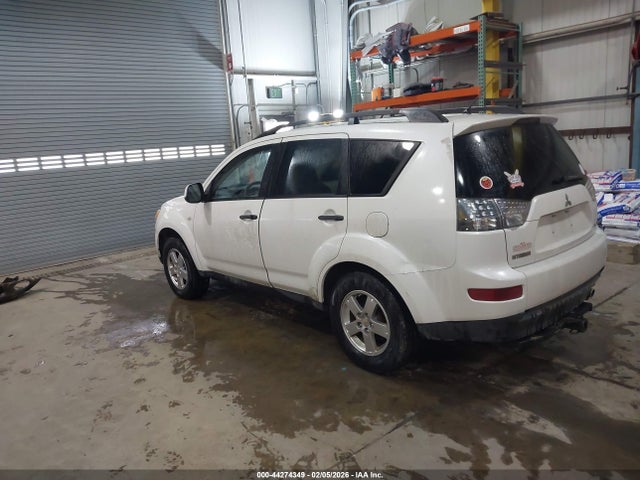 2007 MITSUBISHI OUTLANDER JA4MS31XX7U011741 Photo 2