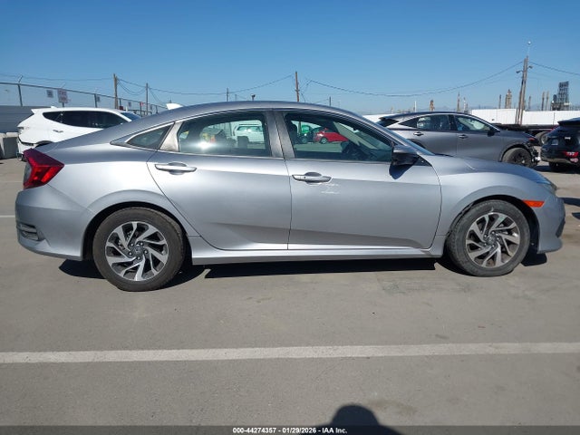 19XFC2F78JE208704 Honda CIVIC EX
