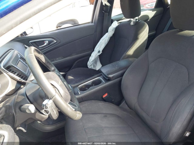 Chrysler 200 Limited 2015 1C3CCCAB3FN677131 Image 5