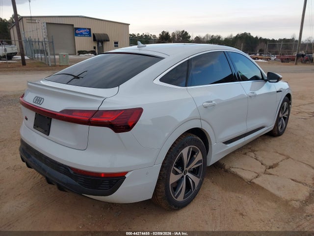 2024 AUDI Q8 E-TRON WA1CAAGE9RB036203 Photo 3