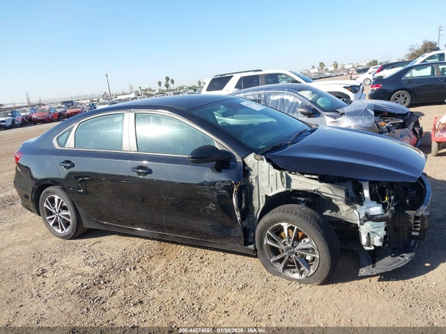 3KPF24AD8PE529128 KIA Forte Lxs