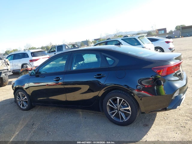 3KPF24AD8PE529128 KIA Forte Lxs