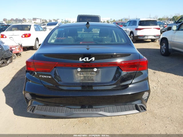 3KPF24AD8PE529128 KIA Forte Lxs