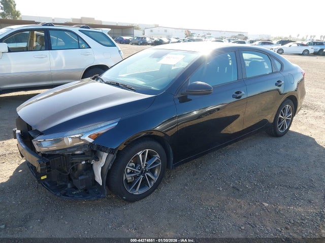 3KPF24AD8PE529128 KIA Forte Lxs
