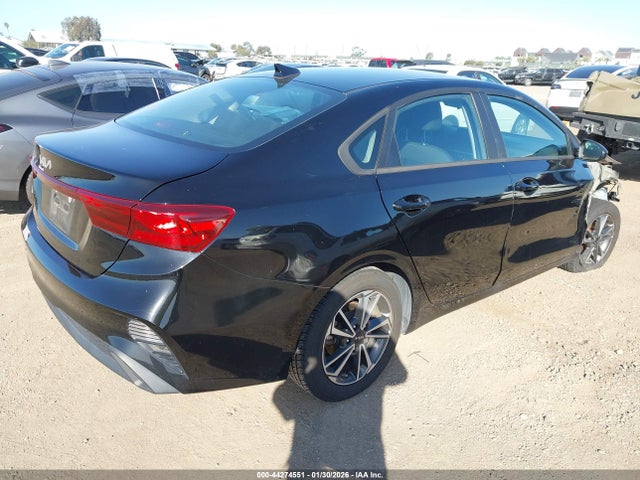 3KPF24AD8PE529128 KIA Forte Lxs