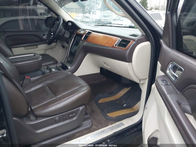2011 CADILLAC ESCALADE ESV 1GYS4KEF1BR322922 Photo 4