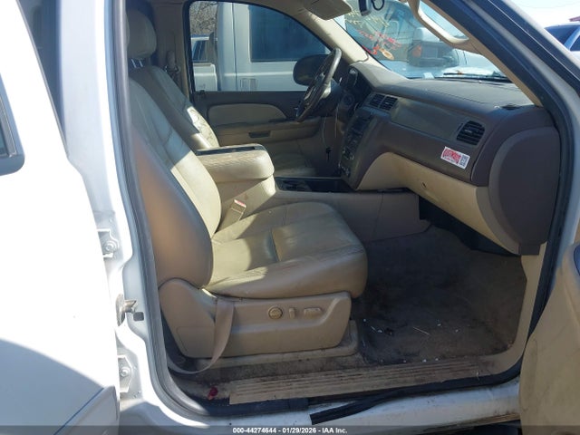 2009 CHEVROLET SUBURBAN 1500 1GNFC26059R249611 Photo 4