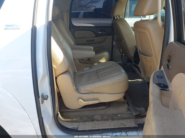 2009 CHEVROLET SUBURBAN 1500 1GNFC26059R249611 Photo 7