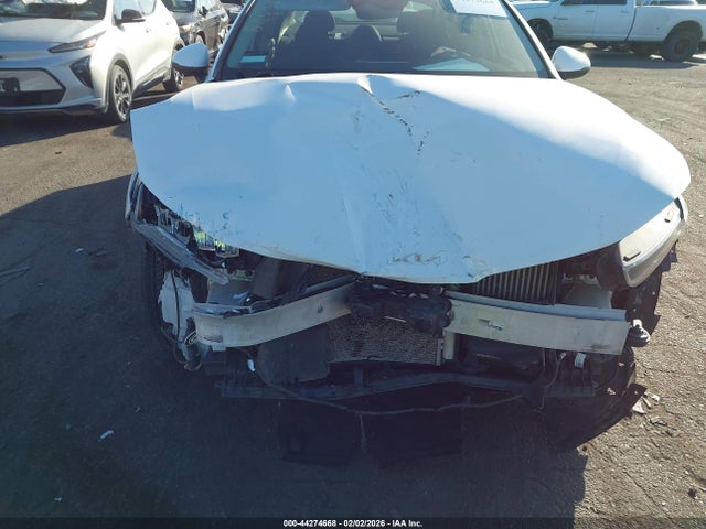 5XXG14J28NG091303 KIA K5 LXS