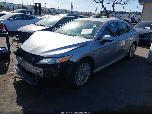 4T1B21HK6JU008611 Toyota Camry Hybrid Xle
