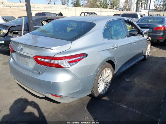 4T1B21HK6JU008611 Toyota Camry Hybrid Xle