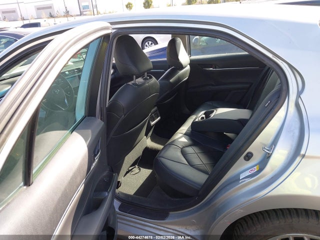 4T1B21HK6JU008611 Toyota Camry Hybrid Xle