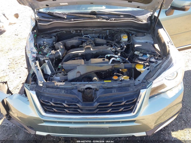 44274703 :رقم المزاد ، JF2SJAWC6HH565428 vin ، 2017 Subaru Forester 2.5i Touring مزاد بيع