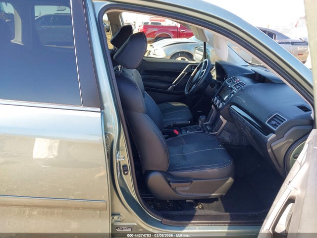 44274703 :رقم المزاد ، JF2SJAWC6HH565428 vin ، 2017 Subaru Forester 2.5i Touring مزاد بيع