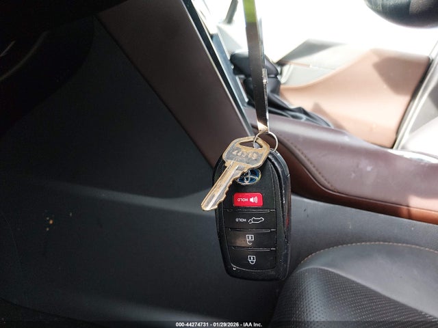 2021 TOYOTA VENZA JTEAAAAHXMJ071973 Photo 10