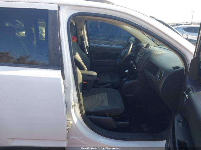 2011 JEEP COMPASS 1J4NF1FBXBD249205 Photo 4