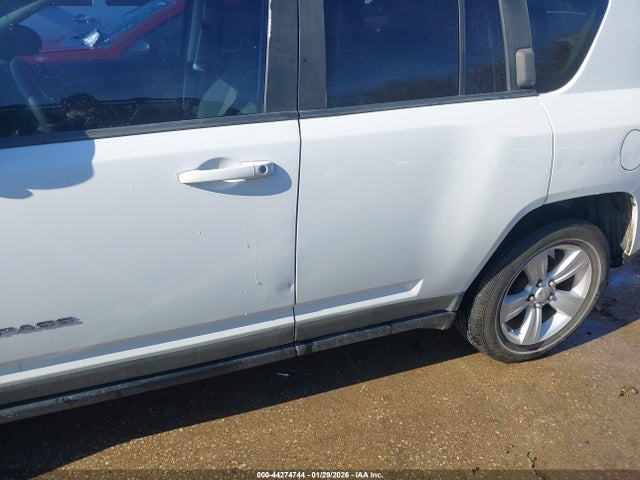 2011 JEEP COMPASS 1J4NF1FBXBD249205 Photo 5