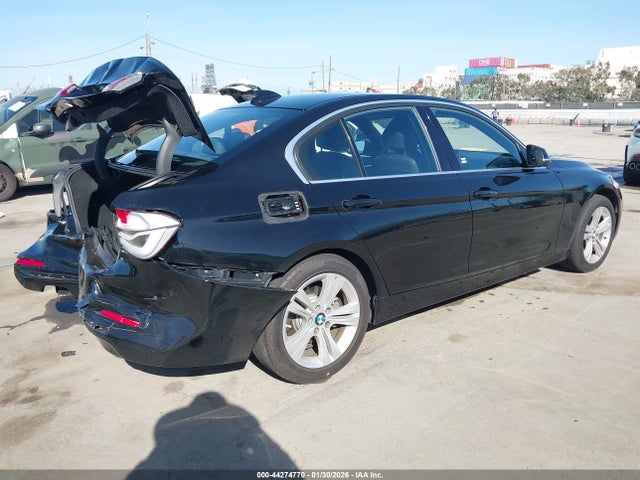 2018 BMW 330I WBA8B9C51JEE80949 Photo 3