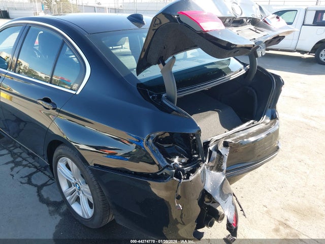 2018 BMW 330I WBA8B9C51JEE80949 Photo 5