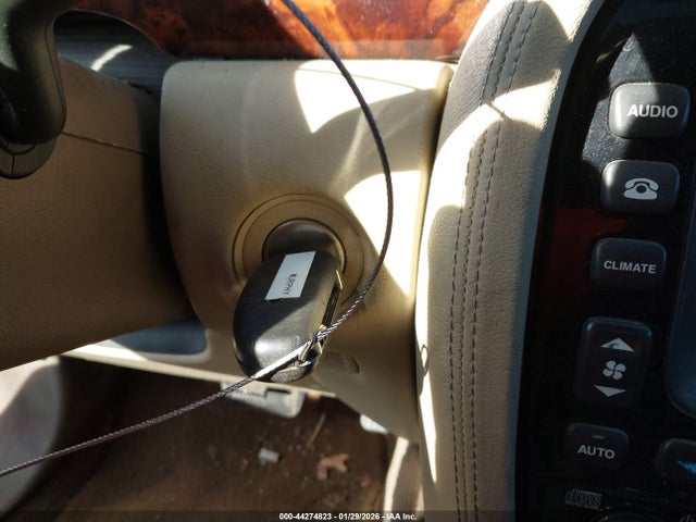 2008 JAGUAR XJ SAJWA71B48SH20034 Photo 10