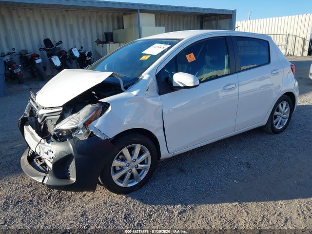 Toyota YARIS LE 2015 VNKKTUD32FA020224 Image 2