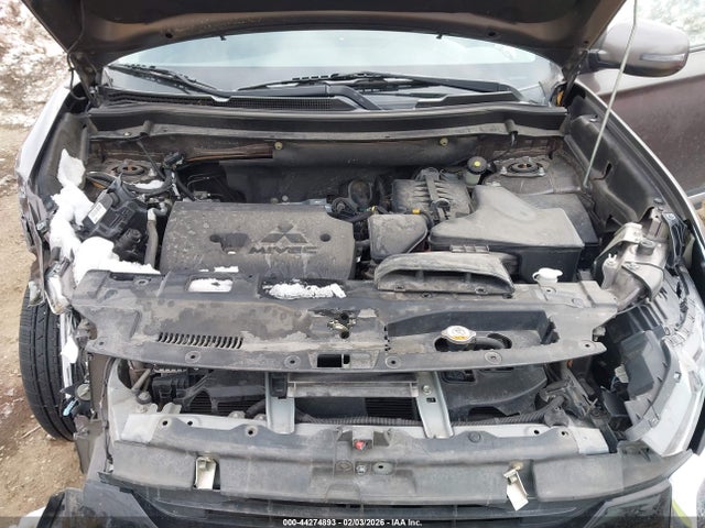 44274893 :رقم المزاد ، JA4AZ3A31JZ034668 vin ، 2018 Mitsubishi Outlander Se مزاد بيع