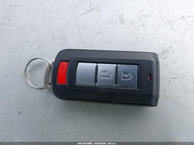 44274893 :رقم المزاد ، JA4AZ3A31JZ034668 vin ، 2018 Mitsubishi Outlander Se مزاد بيع
