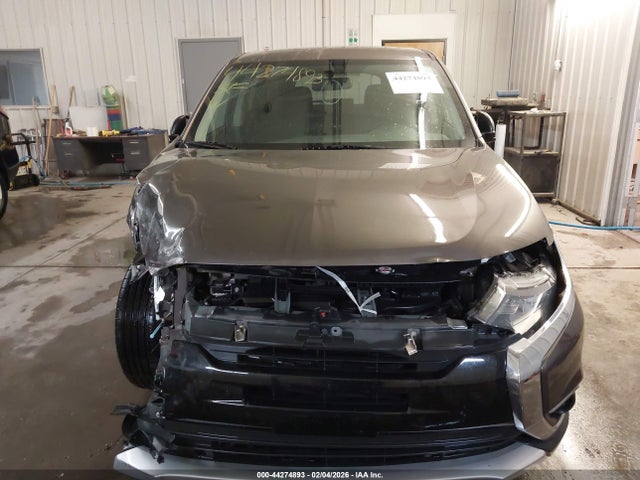 44274893 :رقم المزاد ، JA4AZ3A31JZ034668 vin ، 2018 Mitsubishi Outlander Se مزاد بيع