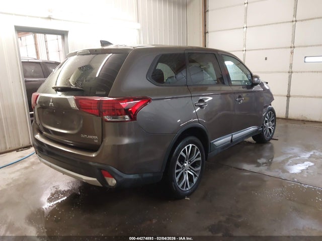 44274893 :رقم المزاد ، JA4AZ3A31JZ034668 vin ، 2018 Mitsubishi Outlander Se مزاد بيع
