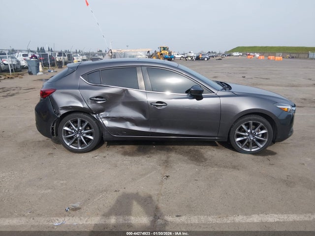 3MZBN1M30JM277165 Mazda Mazda3 Grand Touring