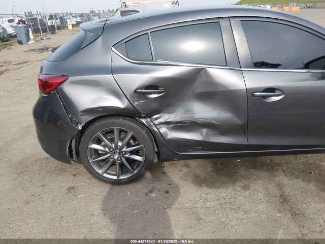 3MZBN1M30JM277165 Mazda Mazda3 Grand Touring