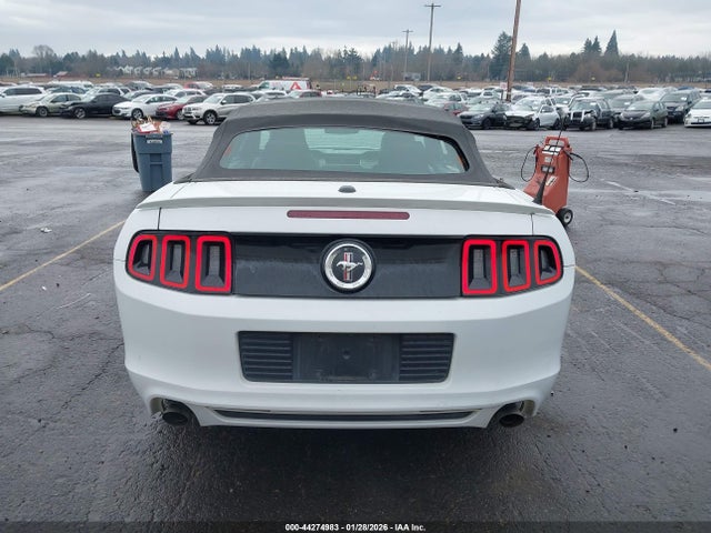 1ZVBP8EM8E5238135 Ford Mustang V6 Premium