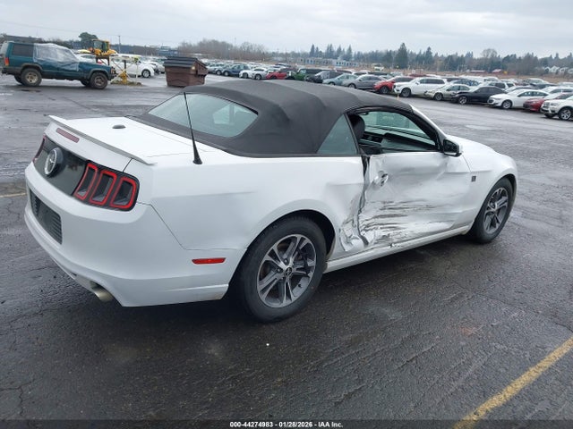 1ZVBP8EM8E5238135 Ford Mustang V6 Premium