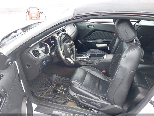 1ZVBP8EM8E5238135 Ford Mustang V6 Premium
