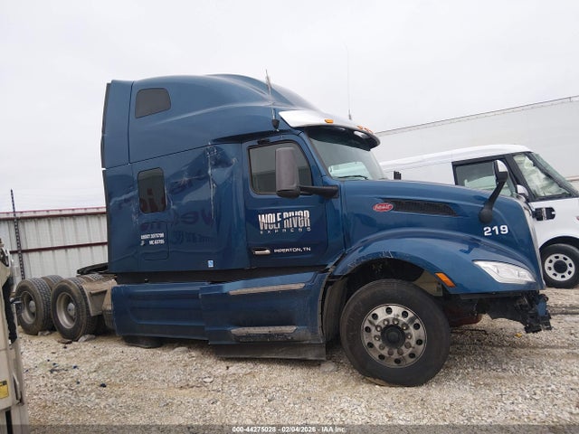 44275028 :رقم المزاد ، 1XPBD49X3ND784628 vin ، 2022 Peterbilt 579 مزاد بيع