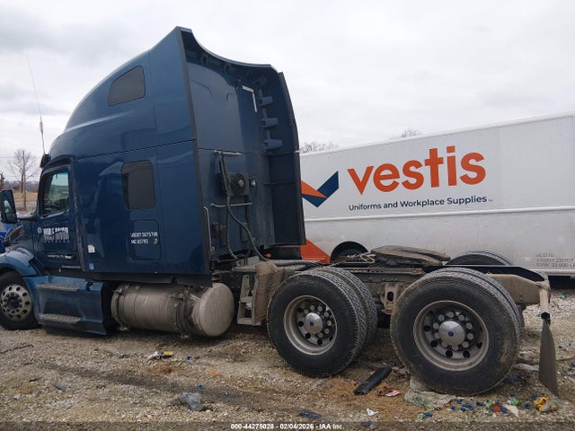 44275028 :رقم المزاد ، 1XPBD49X3ND784628 vin ، 2022 Peterbilt 579 مزاد بيع