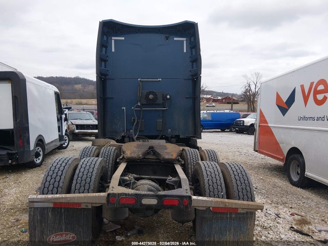 44275028 :رقم المزاد ، 1XPBD49X3ND784628 vin ، 2022 Peterbilt 579 مزاد بيع