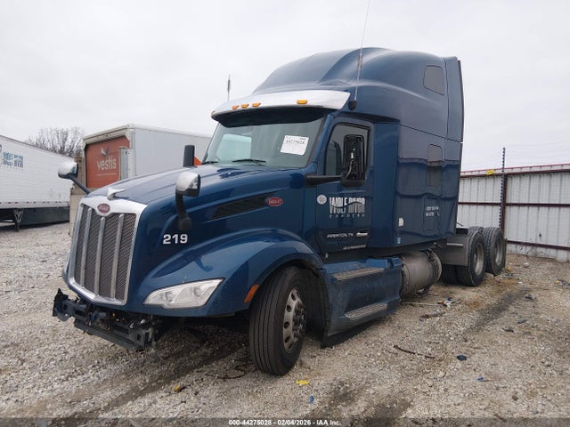 44275028 :رقم المزاد ، 1XPBD49X3ND784628 vin ، 2022 Peterbilt 579 مزاد بيع