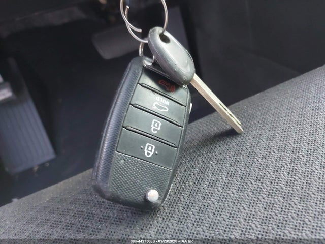 5XXGT4L38GG036532 KIA Optima Lx