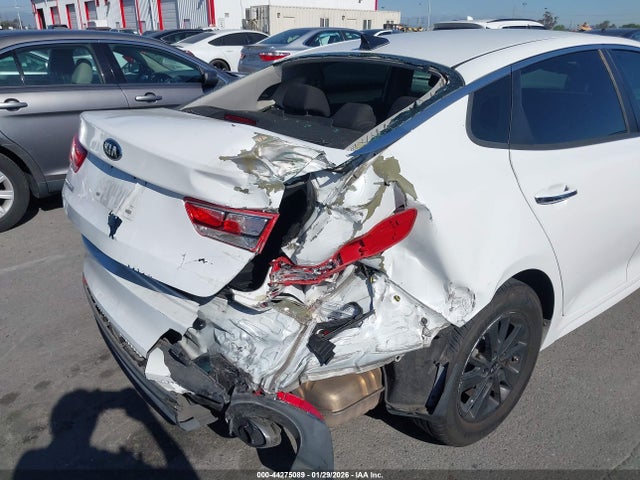 5XXGT4L38GG036532 KIA Optima Lx