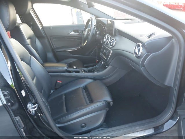 WDCTG4EB6KU004019 Mercedes-Benz GLA 250