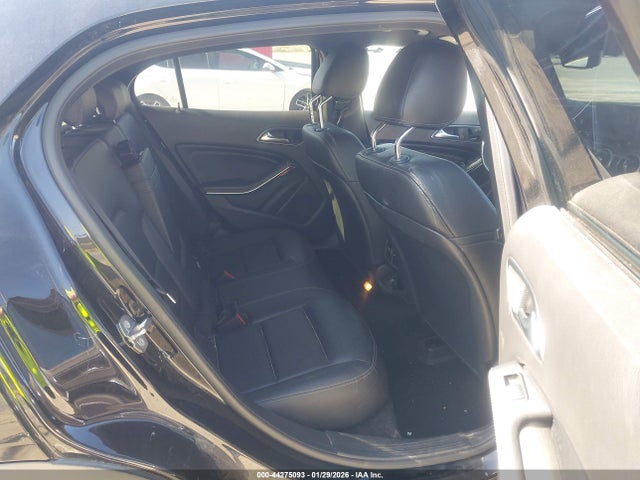 WDCTG4EB6KU004019 Mercedes-Benz GLA 250