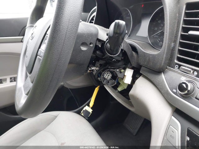 2017 HYUNDAI ELANTRA 5NPD74LF3HH184644 Photo 5