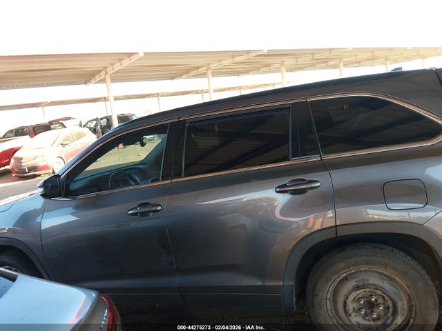 Toyota Highlander Se 2018 5TDKZRFH8JS537844 Image 15