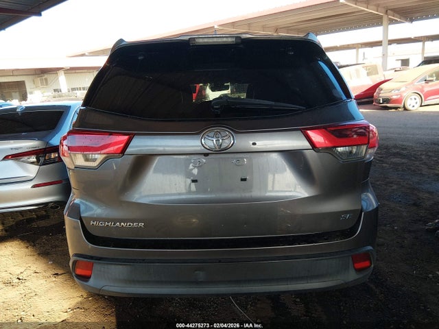 Toyota Highlander Se 2018 5TDKZRFH8JS537844 Image 17