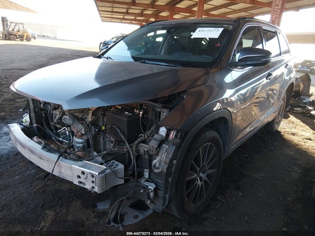 Toyota Highlander Se 2018 5TDKZRFH8JS537844 Image 2