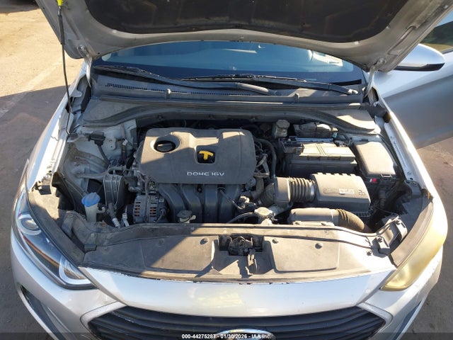 5NPD84LF5JH227125 Hyundai ELANTRA SEL