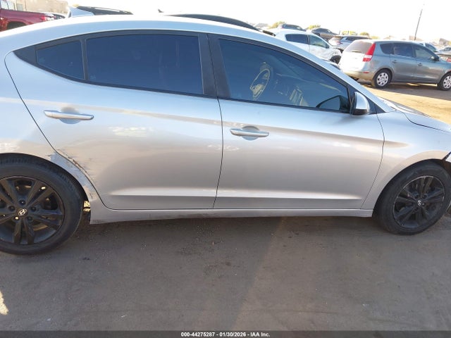 5NPD84LF5JH227125 Hyundai ELANTRA SEL