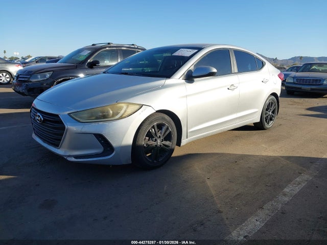 5NPD84LF5JH227125 Hyundai ELANTRA SEL