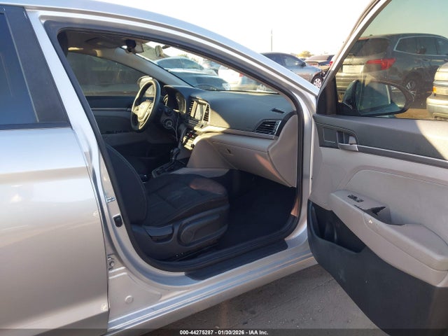 5NPD84LF5JH227125 Hyundai ELANTRA SEL